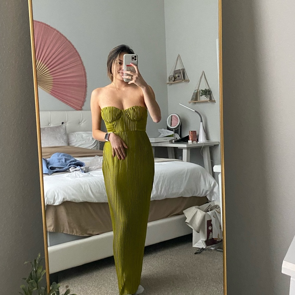 Hello Molly Green Strapless Midi Dress